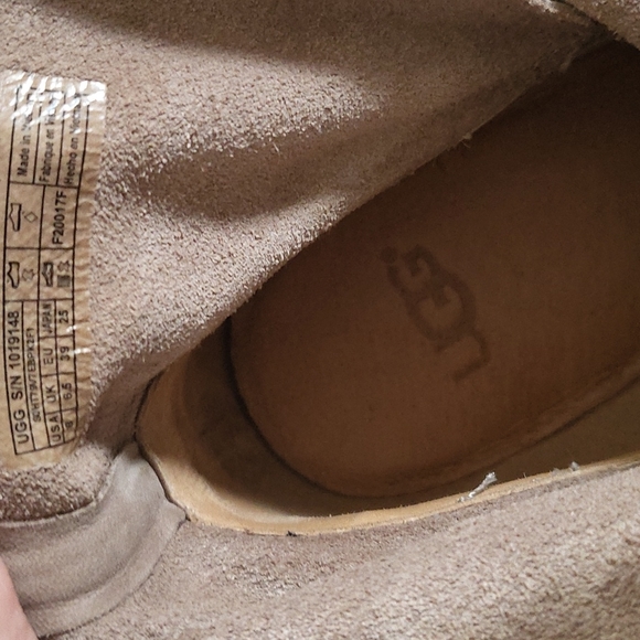 UGG Elora block heel booties in suede - Picture 4 of 7